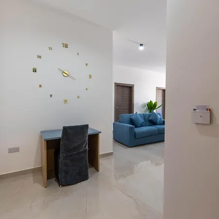 Swieqi Brand New 3bdr Flat - Spacious Getaway Apartment